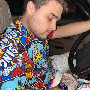 Meet your Posher, Dustin